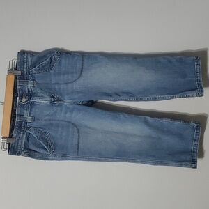 Levis LEVI'S size 8 trouser capri has wear distressed comfy